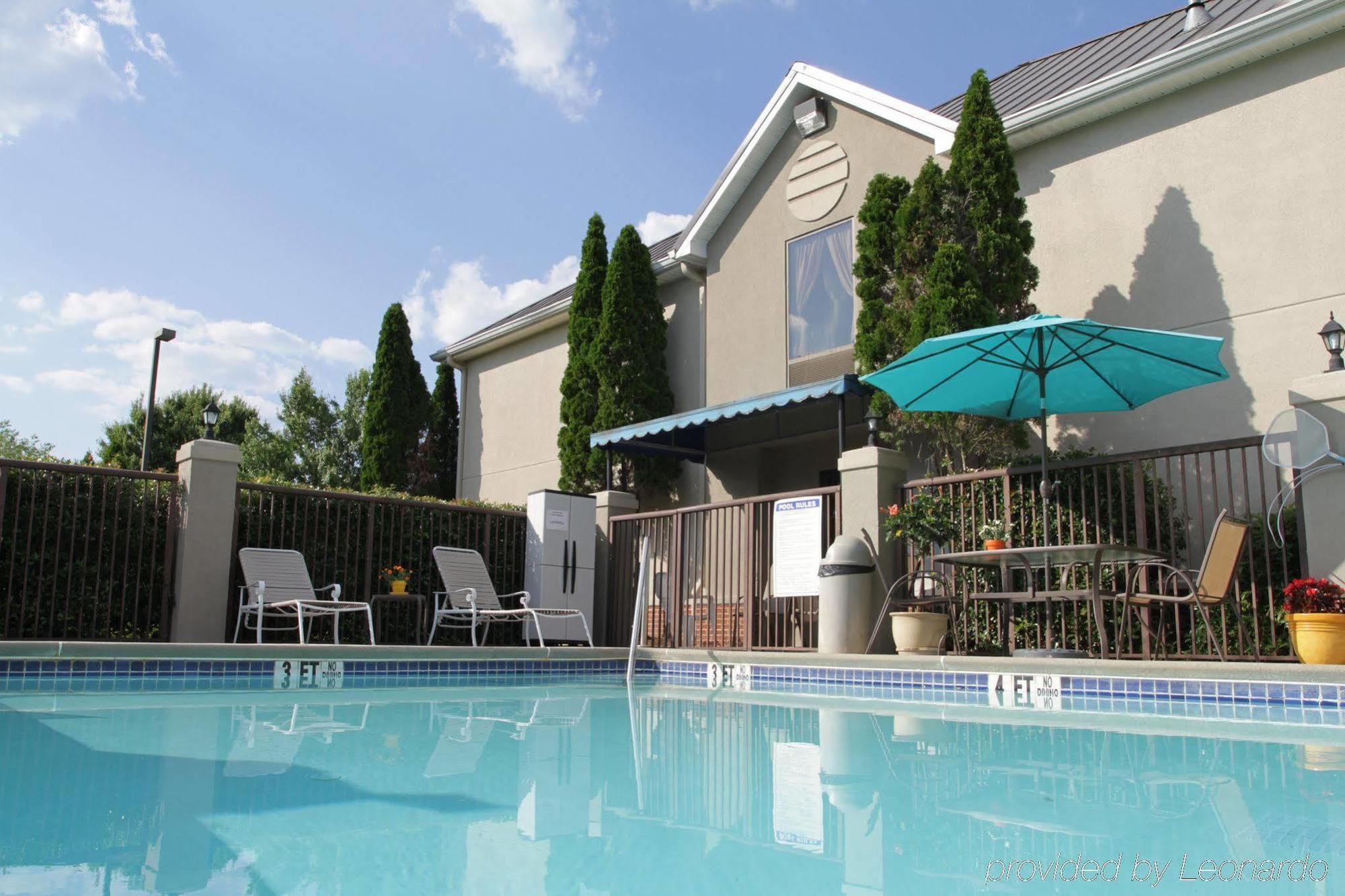 Quality Inn & Suites Доусонвилл Экстерьер фото